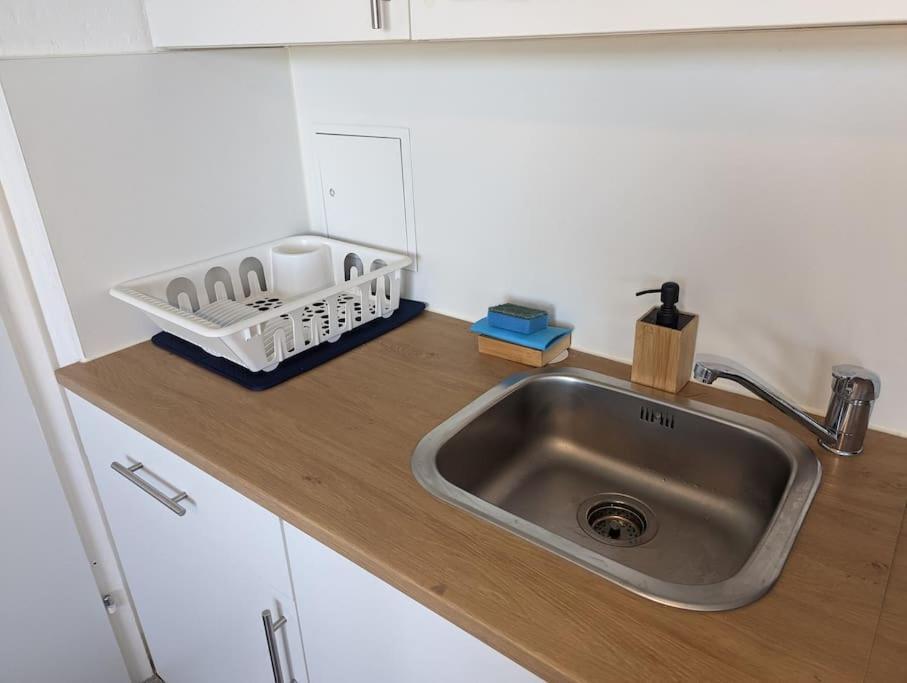 Lovely Studio With Free Parking On Premisis Asten Exterior foto